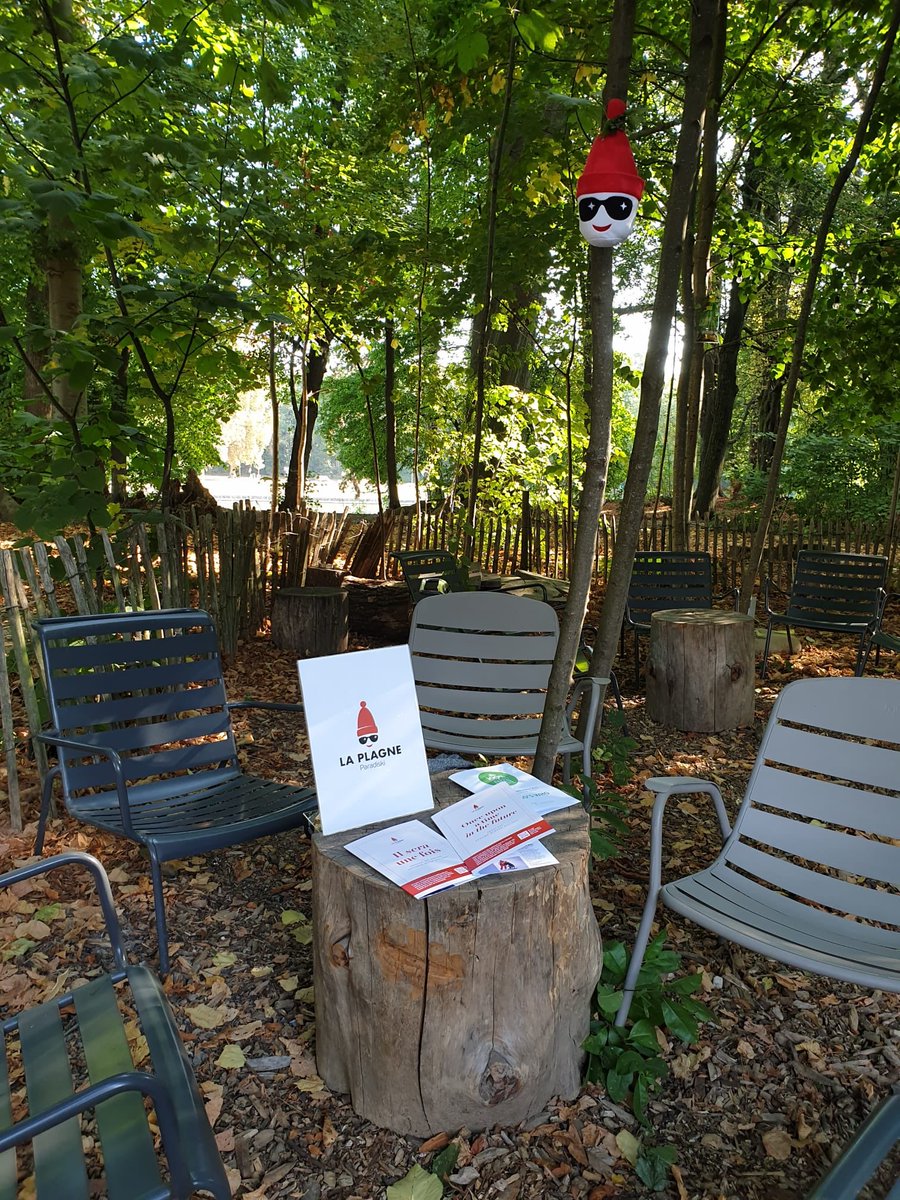 Début imminent de l’événement presse 100% Green au Chalet de Robinson à Bruxelles! L’arrivée en barge avec les collègues met directement dans le thème. Plus de 60 journalistes belges sont attendus #laplagne #100green