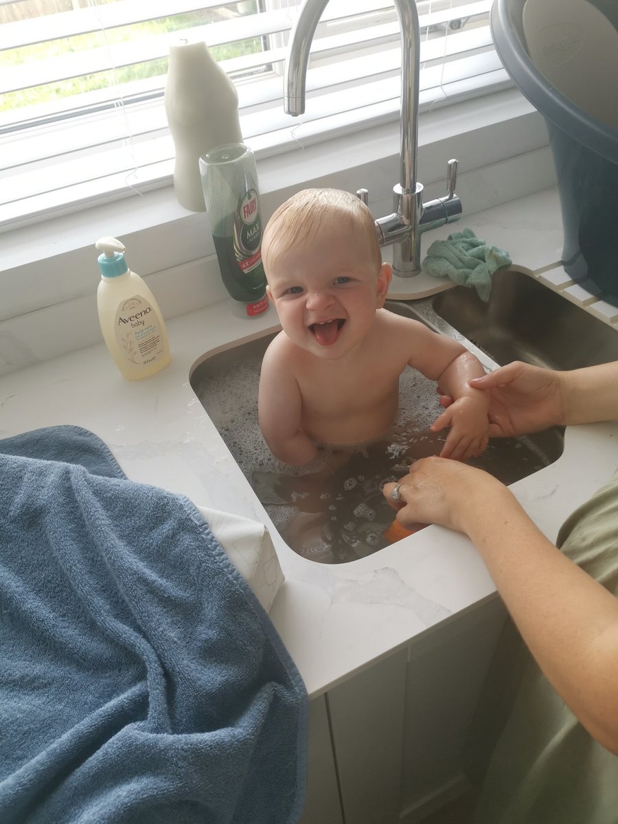 KigginsScott's tweet photo. I cannot believe i have a one year old! Love you to bits big man! https://t.co/6lmVE01Z4y