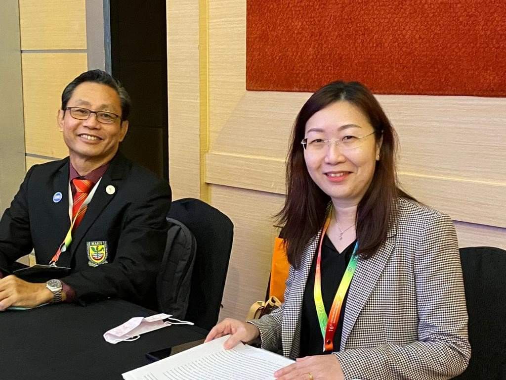 FOHS_MAHSA's tweet photo. Our Dean of FOHS, Assoc. Prof Dr. Veronica Chua at the 16th IFEH's World Congress on Environmental Health. Congratulations Prof ! https://t.co/u74QMcTe94