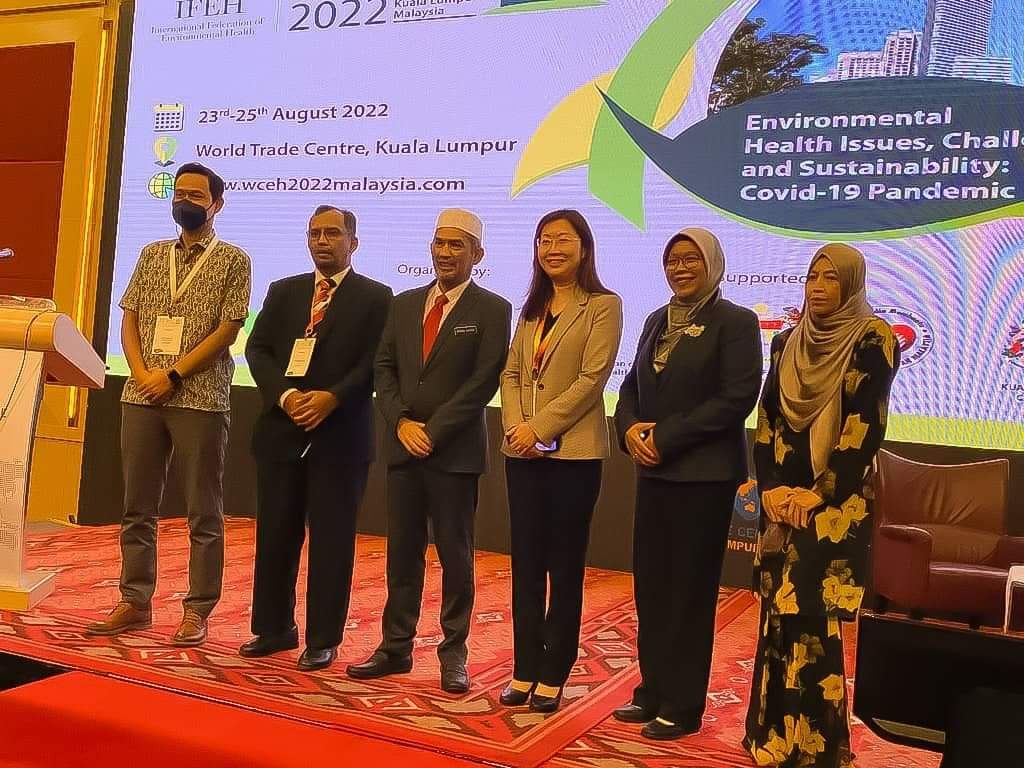 FOHS_MAHSA's tweet photo. Our Dean of FOHS, Assoc. Prof Dr. Veronica Chua at the 16th IFEH's World Congress on Environmental Health. Congratulations Prof ! https://t.co/u74QMcTe94