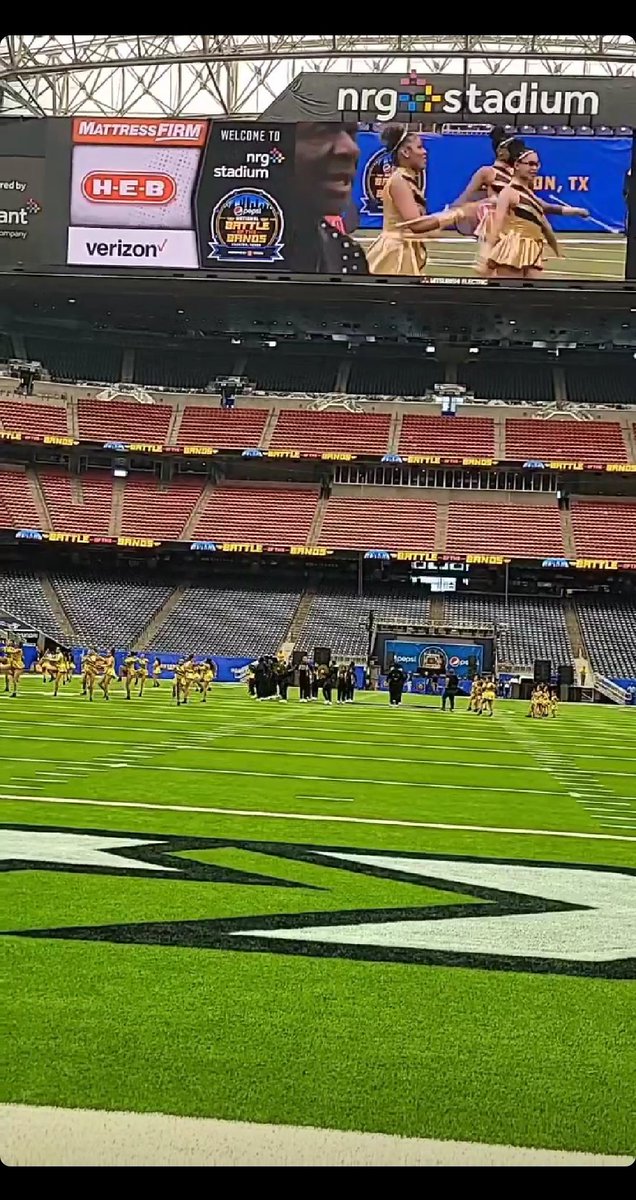 sashaessays's tweet photo. This day was amazing can't wait for such cheerful days.
#HoustonTexans #HBCU #HBCUS #HBCUPRIDE #HBCUWEEK #COLLEGEFOOTBALL #collegebasketball #communitycollege #cheerleader #cheerstunts #fortheculturehbcu #footballcheerleaders #ukcheeleader #unitycheer https://t.co/pOfwVMVMe1