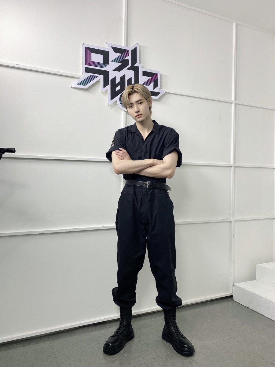 PSHGlobalTeam's tweet photo. [INFO] 090122

Sunghoon is reportedly making his last appearance as a Music Bank MC tomorrow, September 2, to focus on ENHYPEN's activities.

We're gonna miss you MC Sunghoon 😭

PROUD OF MC SUNGHOON 

#엔하이픈_성훈 #SUNGHOON
#ENHYPEN_SUNGHOON #성훈
@ENHYPEN_members https://t.co/Xp6XPVLNkP