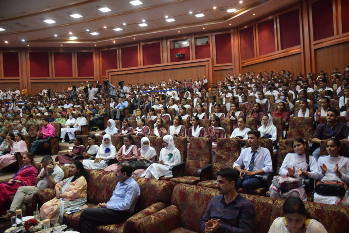 OfficeOfLGJandK's tweet photo. Today we have launched a new campaign drug-free city and drug-free village. Representatives from PRIs &amp; Urban Local Bodies have been requested to work with administration and ensure villages and wards are made drug-free with determined effort and proactive approach. https://t.co/cc8pfOLpdY