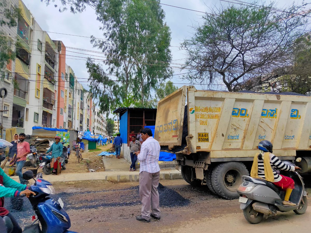 himansushmita's tweet photo. @CMofKarnataka no one bothered about borewell road since may years and borewell road got all the attention because CM's visit is announced.
@BBMPCOMM this is shameful that department only wake up when CM or higher official is visiting. https://t.co/Td5kj0l6st