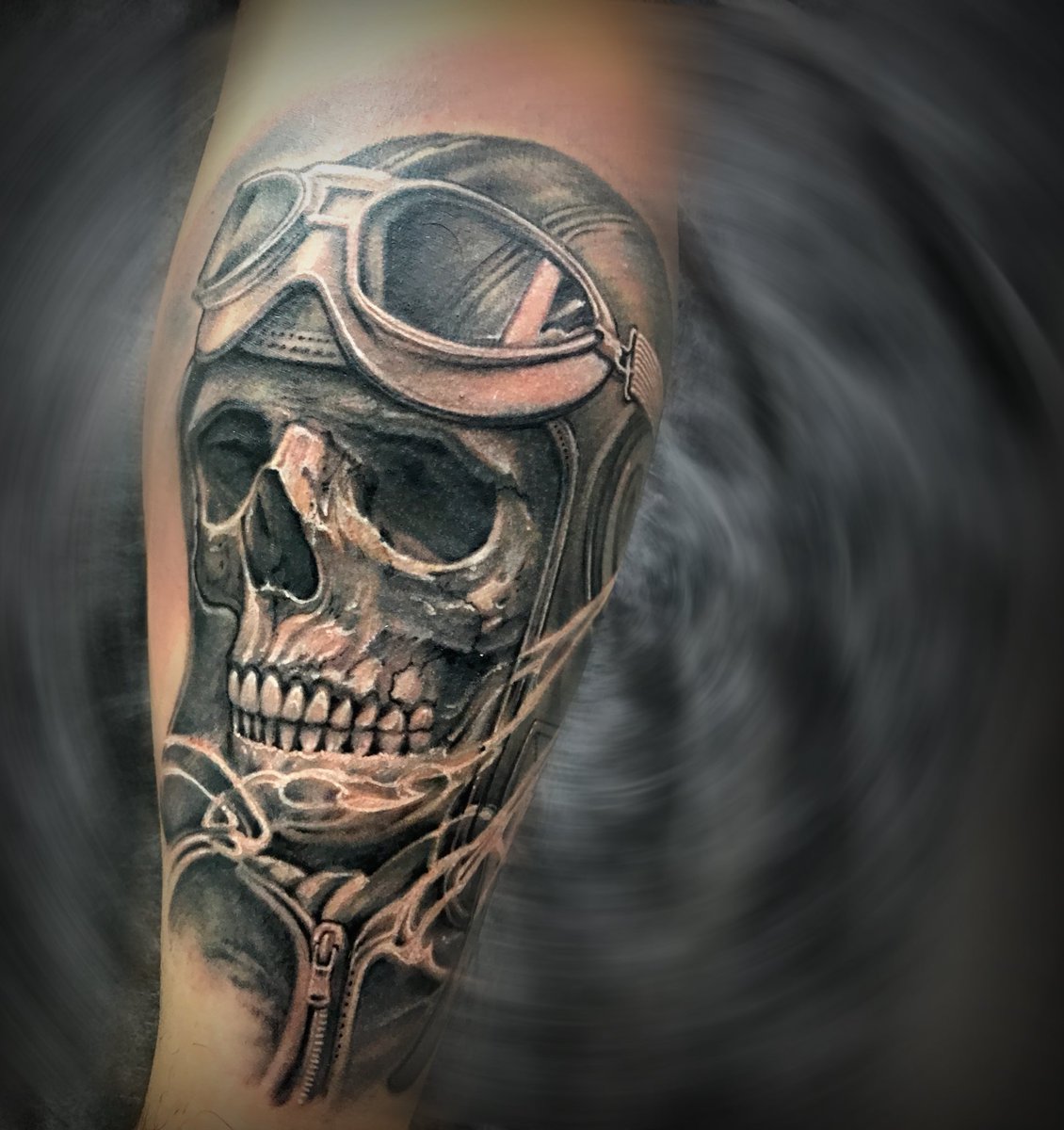 KatsuboMaks's tweet photo. Precious baggage of mistakes gives you the opportunity to be a pilot of your flight of luck in this endless space of possibilities and options for the development of events. #nft #NFTCommunity #NFTs #nftart #nfttattoo #NFTGaming #tattoo #TON https://t.co/ecXtpCnT7A