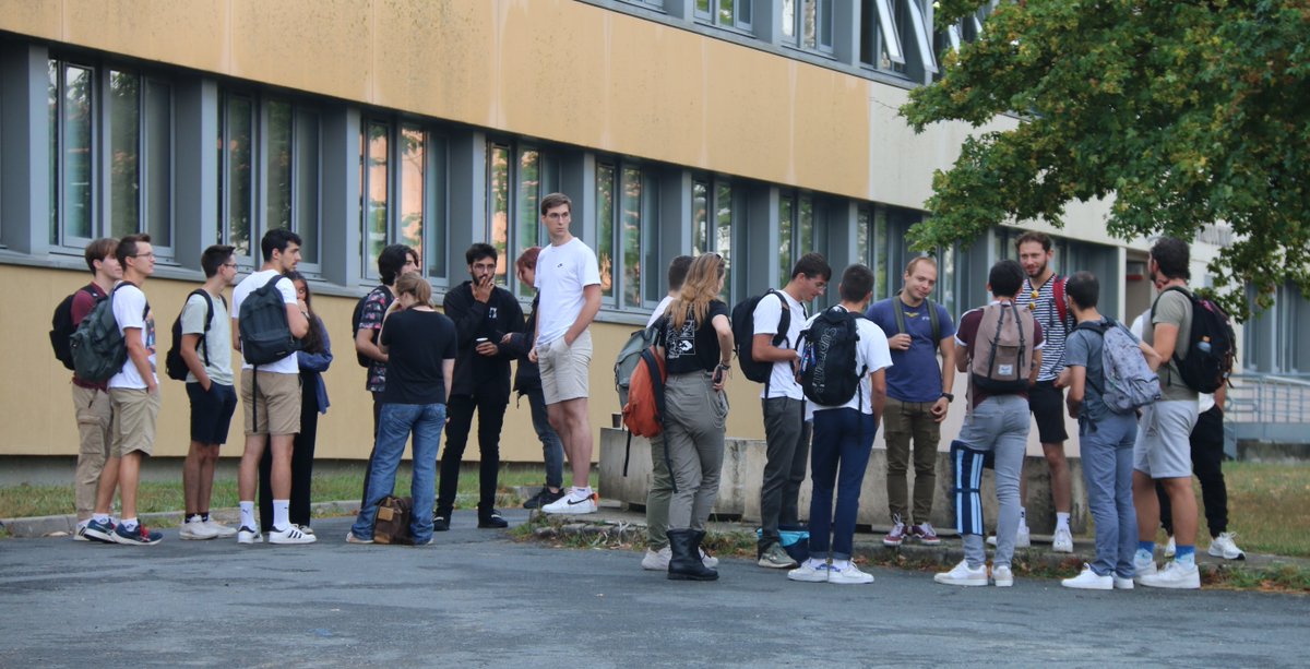 IUTunivpoitiers's tweet photo. [RENTRÉE 2022] 
La vie reprend sur les sites de l’@IUTunivpoitiers. L'occasion de souhaiter la bienvenue à tous les étudiants de #BUT1 et un bon retour aux #BUT2 et à nos dernières promotions de #LP pour cette année universitaire qui s'annonce passionnante 👍 https://t.co/bNMCPXWKvt