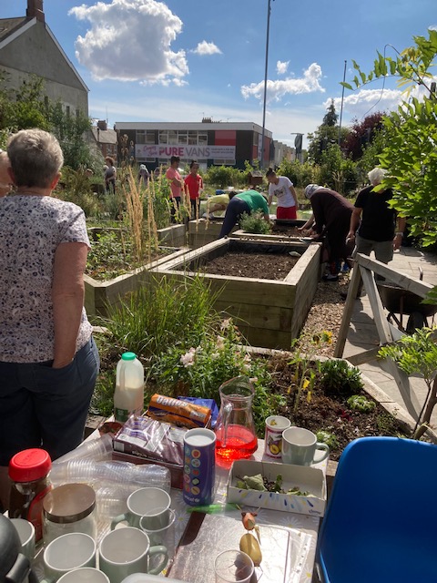 MaindeeLibrary's tweet image. Maindee Mondays, over and out for now!🌳

Across the summer holidays, you’ve been digging soils, sewing vegetables, searching for vegetables, doing jigsaws, making potato animals, sorting seeds, and having henna tattoos.

We #LoveMaindee, how about you?💭