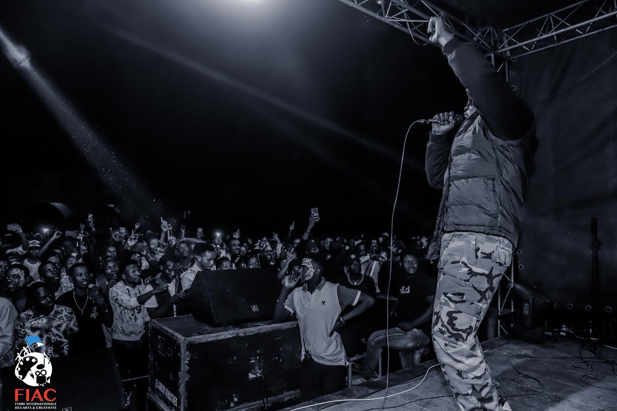 FiacBukavu's tweet photo. Sur la grande scène de la #foire pour l'édition 2022, le #show de l'artiste Vicky Ym  n'a fait que confirmer sa notoriété de #star 
Big up aux #artistes qui sont montés.

#memory #goodvibes #music #art #vibes #together #Bukavu #nocomment https://t.co/aWiI9qGpWP