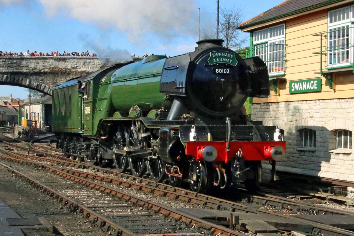 Flying Scotsman returns to Swanage Railway! We're delighted to announce that world famous LNER A3 Class 60103 ‘Flying Scotsman’ will be visiting the Swanage Railway this October & November, courtesy of @RailwayMuseum and @RileyandSonLtd (1/4)