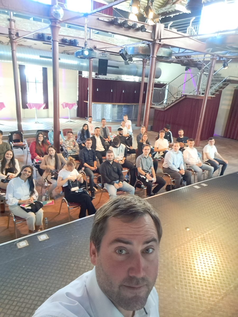 Kupi85's tweet photo. Bielefeld ist da #Telekomwall #staycuriosandgrow https://t.co/tCft862HA6