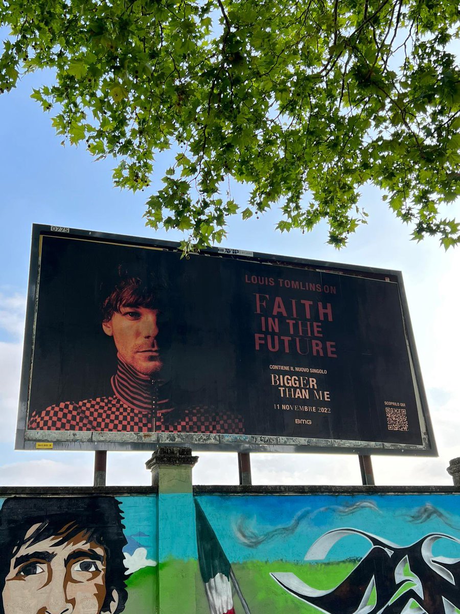 A #FaithInTheFuture and #BiggerThanMe promotional billboard was seen in Milan today! 😁

© GOLD3NXSHE