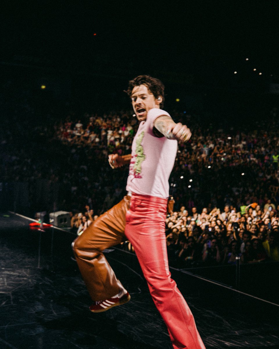 Juste au passage, on ajoute une deuxième date pour le concert d' <a href="/Harry_Styles/">Harry Styles.</a>... voilà voilà, bon jeudi ! 😅🔥❤

RDV à midi sur notre site !

#HarryStyles #stadefrance #LoveOnTourParis2023

📸 Anthony Pham