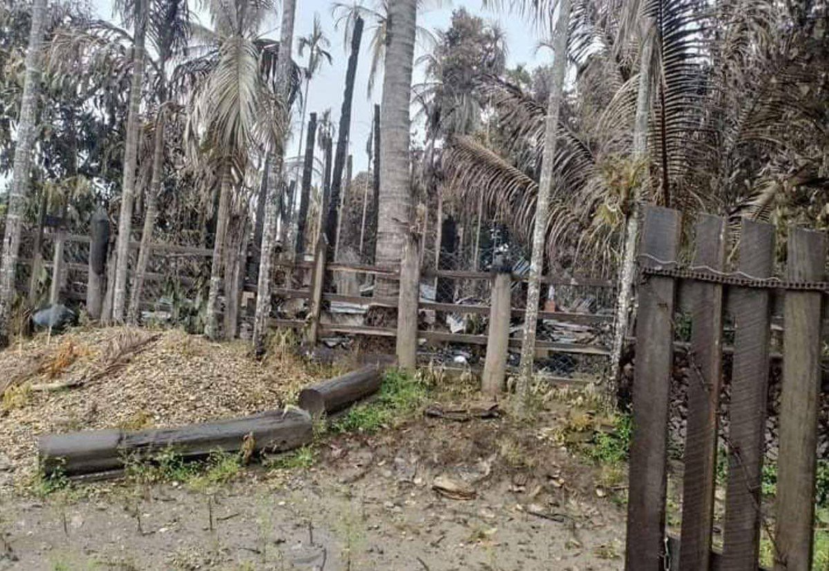 Td_Swe's tweet photo. Military troops and PyuSawHtee forces raided the villages in Mawlite tsp, Sagaing division, burnt down the civilian houses, looted the valuable things, raped a local woman and killed 9 residents on 21st Aug. #2022Sep1Coup #WhatsHappeningInMyanmar https://t.co/5vXOA0WtW8