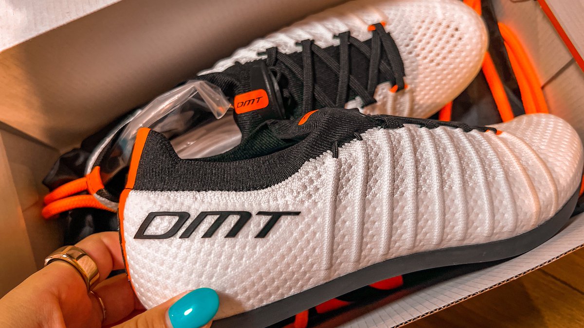 macaroncoloram's tweet image. 予約してたNEWシューズきたあああああ！！！！\( &apos;ω&apos;)/🧡
ポガチャルと一緒のやつ！！！

#ビンディングシューズ
#DMTCycling