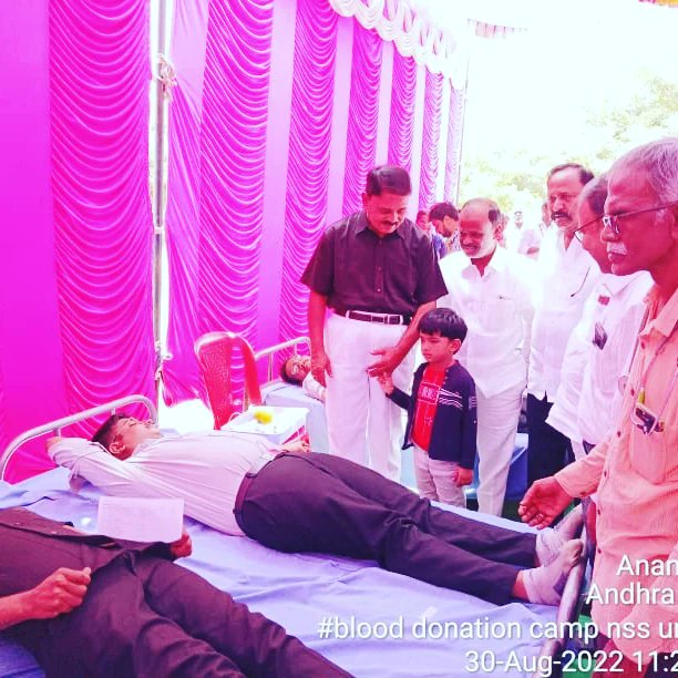 PVKKIT's tweet photo. Blood donation camp is conducted on smt.Palle Uma madam gari vardhanthi, and it's inaugurated by our beloved Correspondent Dr Palle Raghunatha Reddy garu,Chairman Dr Palle Kishore sir,madam Smt.Sindhura Reddy garu. Almost 38 units of blood donated by PVKKIT and pharmacy students. https://t.co/L8AiLk2VR3