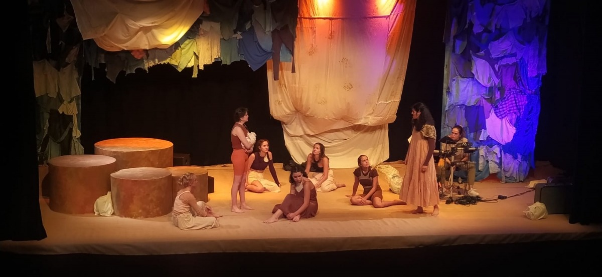 I per començar, Eurípides <a href="/JoveCompanyia/">Jove Companyia Nacional d'Andorra</a> <a href="/juanmacasero/">juanma casero</a> #teatre #Andorra tinyurl.com/3rpjcudu