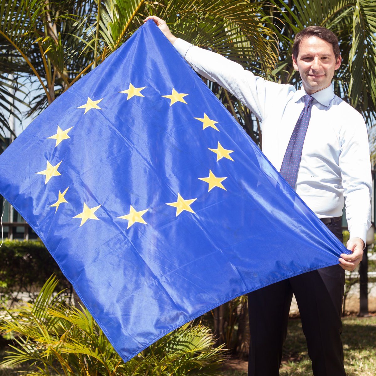 New #EU🇪🇺 Ambassador to Mozambique Antonino Maggiore today started his mission, expressed the desire to  learn more about this country  and
people and to contribute to advancing the excellent links between the European Union and Mozambique.  #TeamEurope #EUinTheWorld  @eu_eeas