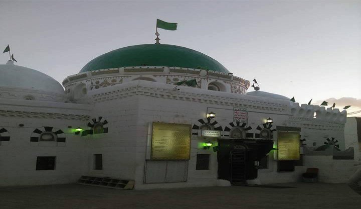 هذا المقام الذي استعصى على العادي

سلام الله عليه