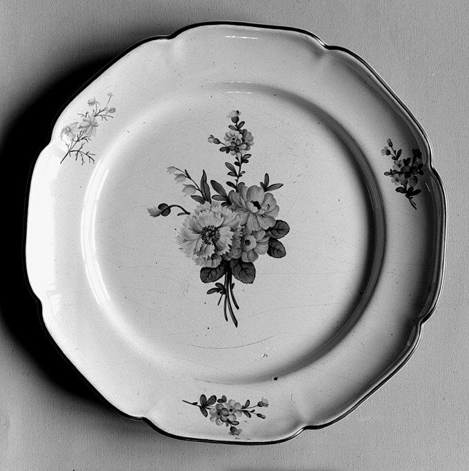 Niderviller, Plate, ca. 1780 #niderviller #themet metmuseum.org/art/collection…
