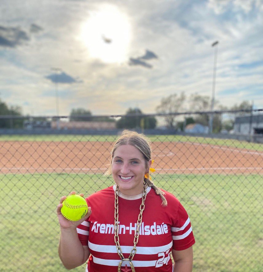KremlinSoftball's tweet photo. Back 2 Back games with a bomb for our Ace! Keep gettin it done in the circle and at the plate‼️💣 https://t.co/y8iYNtFIg6