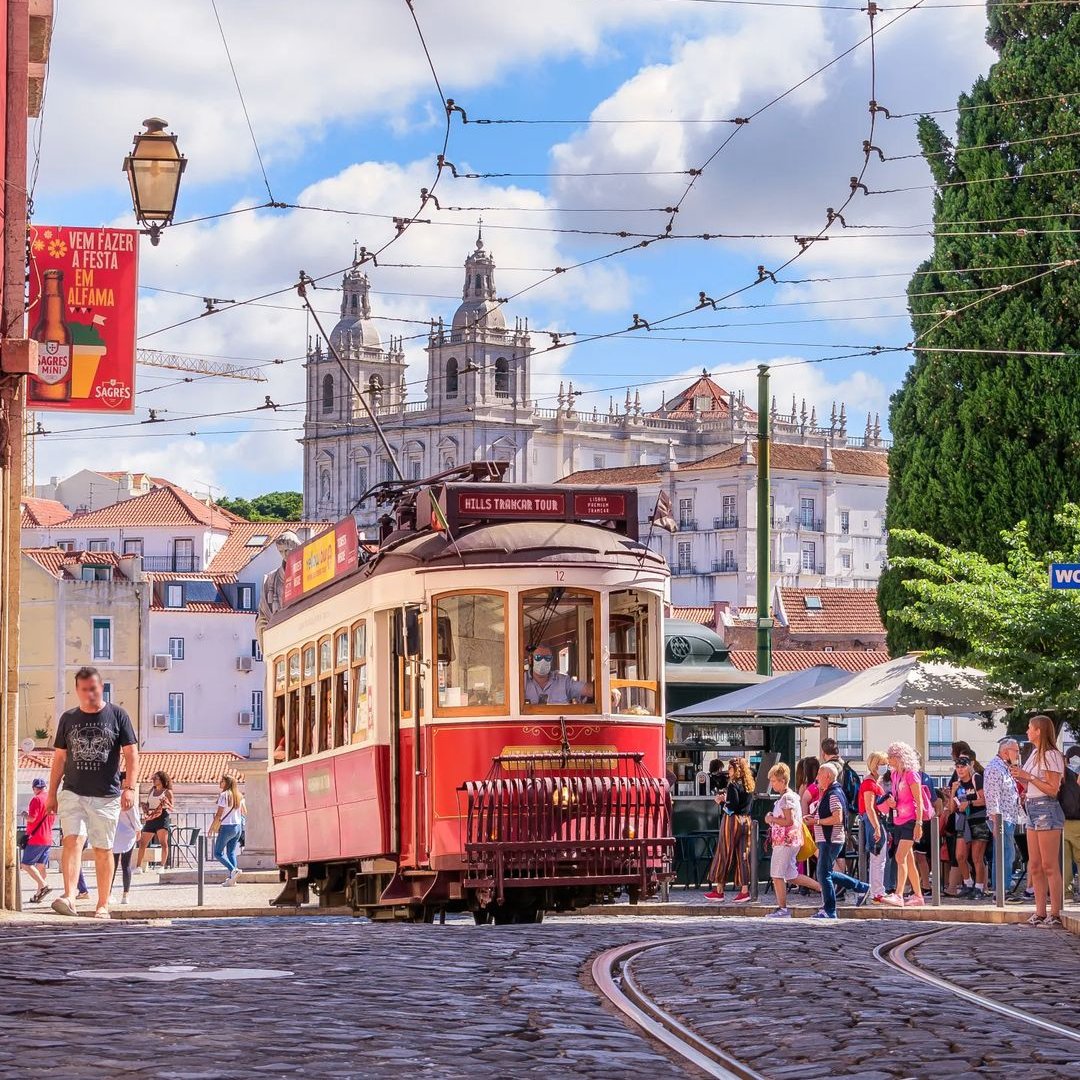 Wowtrip_BE's tweet photo. Dans quelle ville européenne ces tramways sont-ils typiques ? 😲👇 https://t.co/DRJgkePVqy