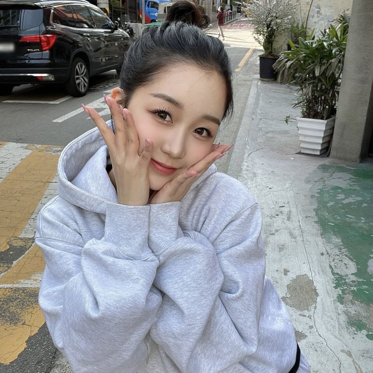 iscream_twt's tweet photo. 조금 늦었지만 생일 축하해 히나 항상 사랑받을거야 🫶 

#HINA #히나
#SOUL #설
#ISCREAM #이스크림 https://t.co/3Ja5DnMsIT