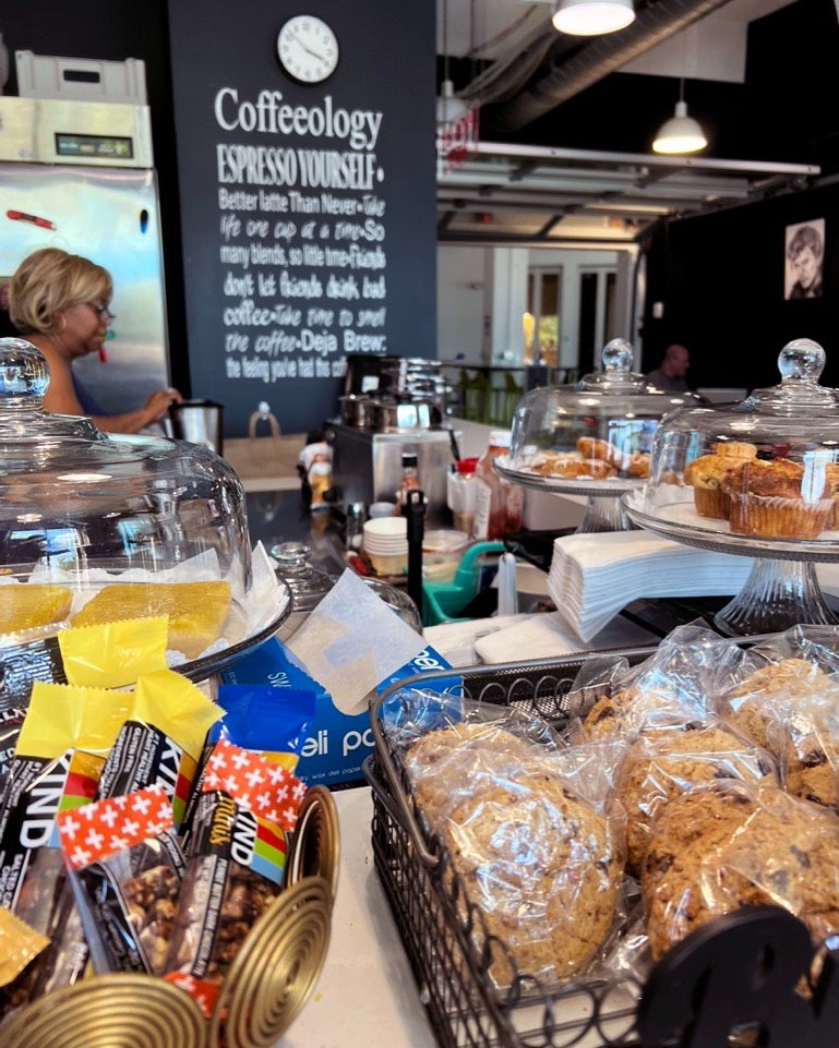 MidTownCleInc's tweet photo. In need of a coffee break??
Cafe Phix has got you covered! Stop by 6815 Euclid for a delicious beverage or baked good.🍪☕️
#midtown #cleveland #mtc #clecoffee #clevelandcafe #coffeebreak #cupofjoe #clecafe #clevelandcafe #dinelocal #localbusinesses #localbusiness #localcoffee https://t.co/IoSm5Ctsoc