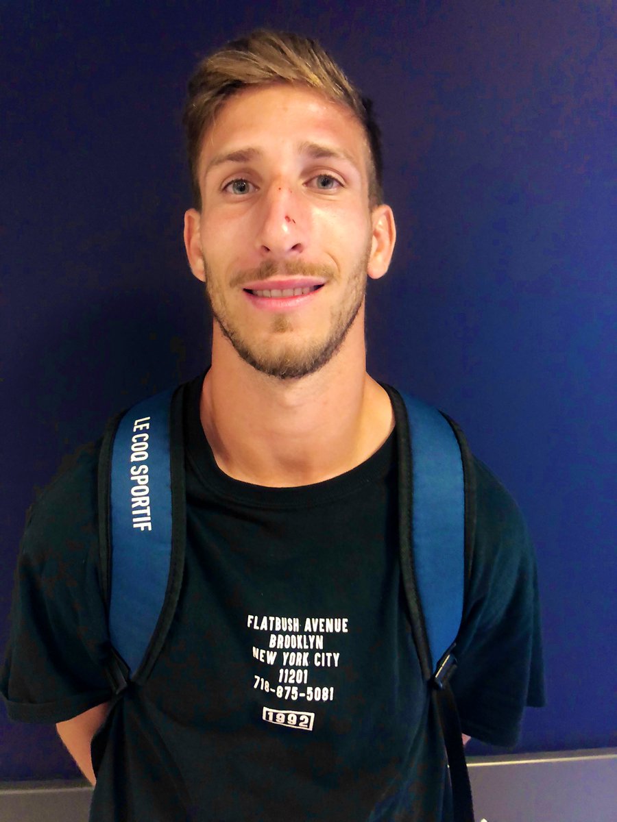 CoteMontpellier's tweet photo. A peine sorti de l’entraînement, @Vincent_Rattez s’est confié sur son parcours, le #Brennus remporté avec le @MHR_officiel, ses ambitions avec #Montpellier à 2 jours d affronter @staderochelais… Interview à retrouver dans votre @CoteMontpellier mercredi prochain ! #Rugby https://t.co/53qa6MSo3d