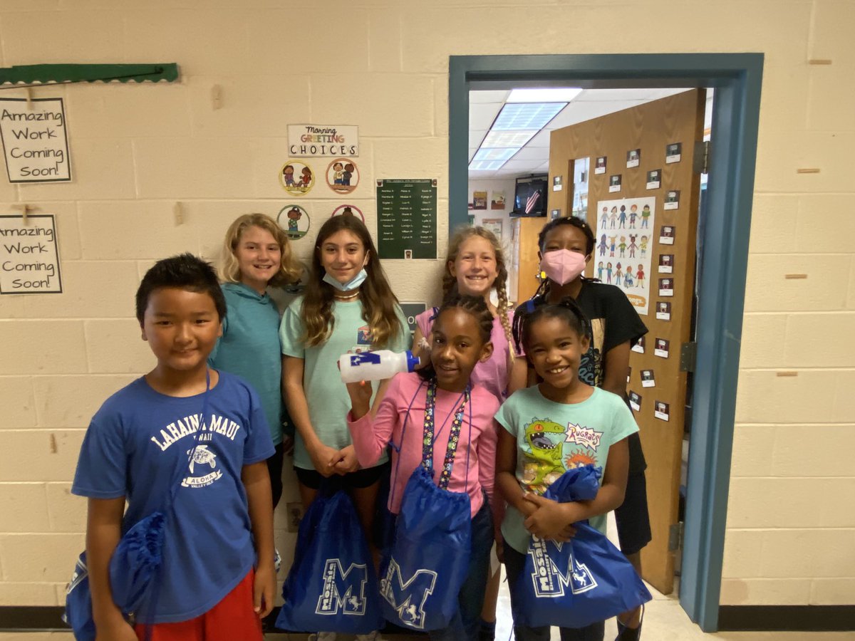 DrSmithMES's tweet photo. Great job to our student ambassadors who welcomed new students to @Mosaic_ES and @fcpsnews with a swag bag and a kind hello!  We are thrilled you are here!  @FCPSRegion1 #learngivethrive https://t.co/B7lQCFfW9j