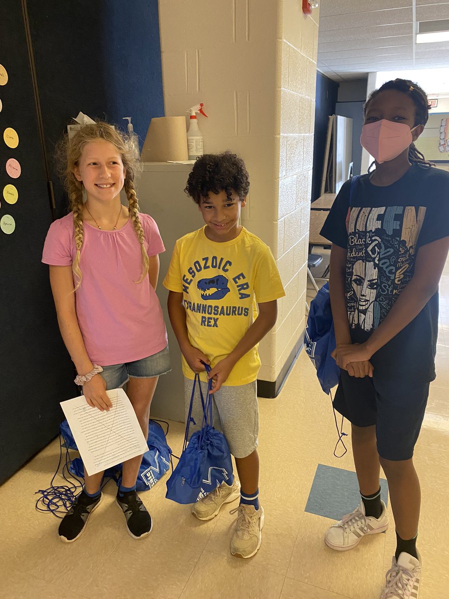 DrSmithMES's tweet photo. Great job to our student ambassadors who welcomed new students to @Mosaic_ES and @fcpsnews with a swag bag and a kind hello!  We are thrilled you are here!  @FCPSRegion1 #learngivethrive https://t.co/B7lQCFfW9j