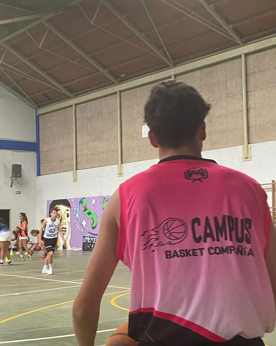 Comeza o XXIII Campus de Baloncesto Compañía de María; con cerca de 90 rapaces e rapazas e con 6 días por díante para desfrutar dunhas xornadas lúdicas compartindo baloncesto e amizade.
Unha semana chea de actividades e sorpresas.
#vivaelfollon #campuscia
