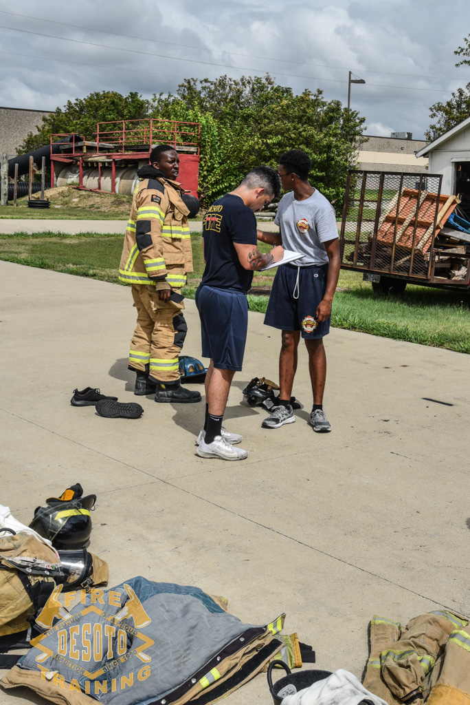 desotoFTC's tweet photo. Tweet
See new Tweets
Conversation

DeSoto Fire Training
@desotoFTC
Class #69 working on confined space and air consumption on the drill field. https://t.co/Yn9a5d7UQn