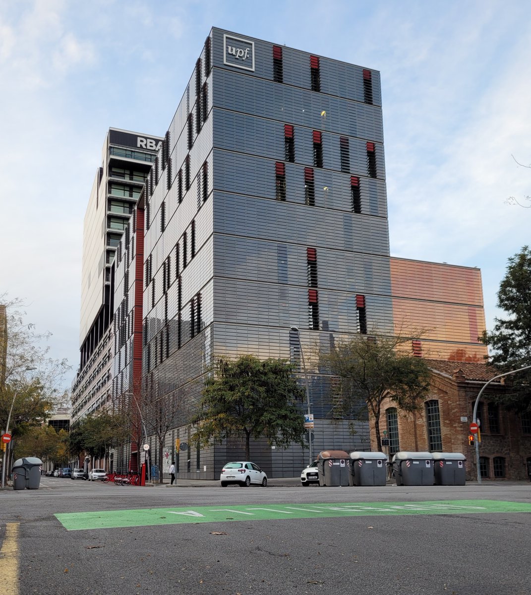 yasminaokan's tweet image. Excited to join the Department of Communication at @UPFBarcelona as a Ramón y Cajal Senior Research Fellow. Looking forward to this new adventure! #riskcomm #healthcomm #scicomm