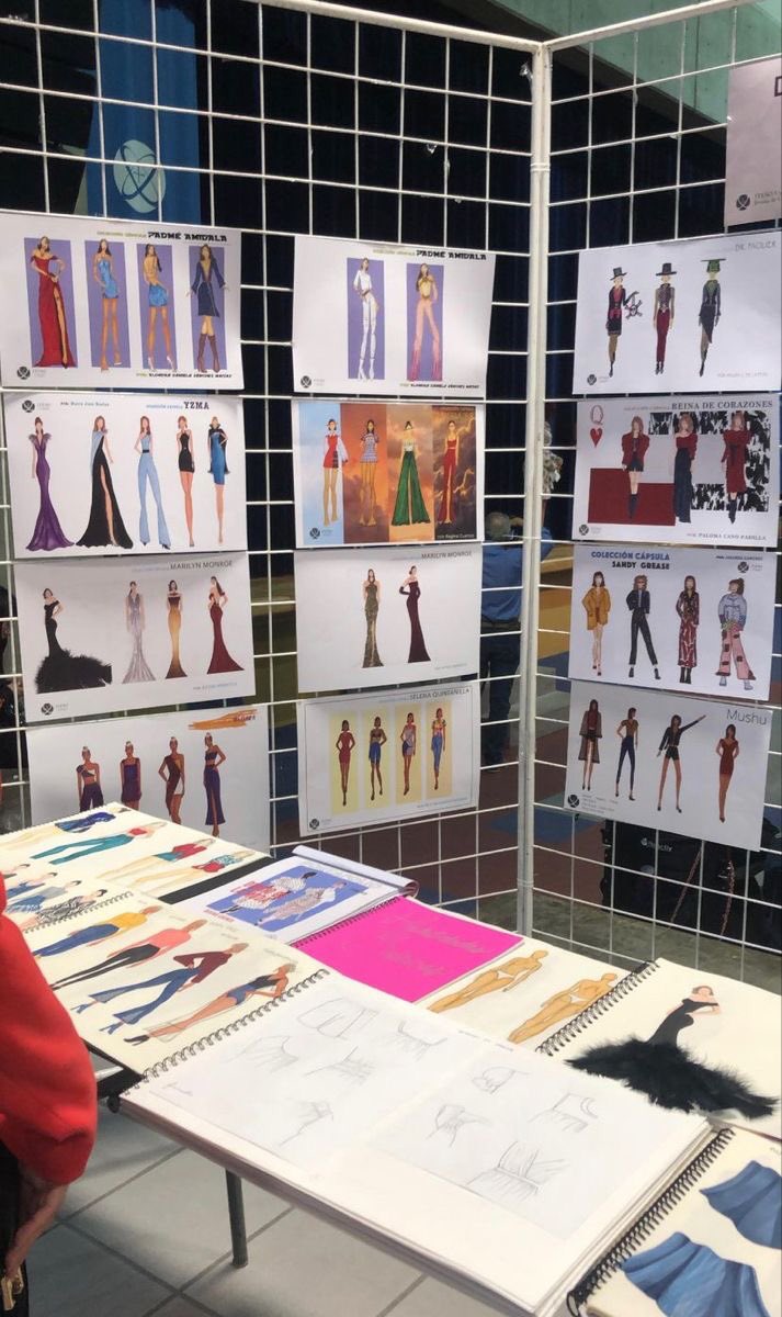 preciousschanel's tweet photo. pov: you’re fashion student https://t.co/rI7orqMrCB