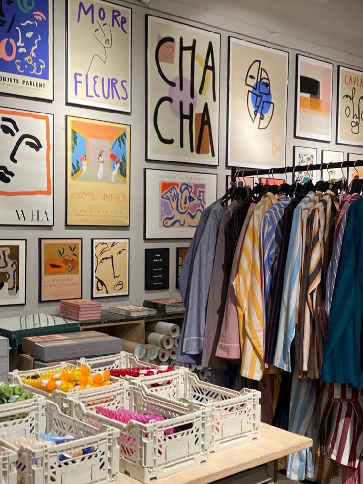 preciousschanel's tweet photo. pov: you’re fashion student https://t.co/rI7orqMrCB