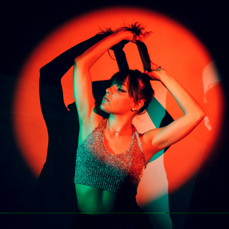 chi_dancemakers's tweet photo. Chicago Dancemakers Forum staff are still on vacation until Labor Day, but we are briefly coming back online this morning to bring you the September newsletter. https://t.co/ISYC9alrxg

📷: Erin Kilmurray, by Matthew Gregory Hollis 
#yearofchicagodance #chicagodance #chidance https://t.co/mOm4y8fOxf