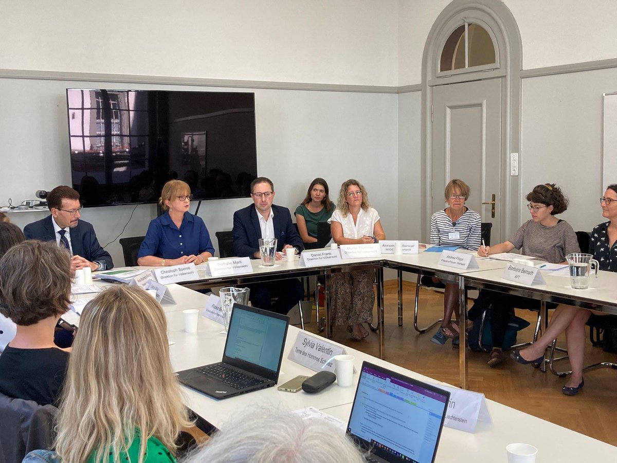 SwissIntLaw's tweet photo. Enriching exchange between my Directorate and🇨🇭based Human Rights NGOs.⚖️The cooperation between State and civil society is crucial to strengthen #HumanRights and a great opportunity to learn from each other. https://t.co/3rOYld0EeG