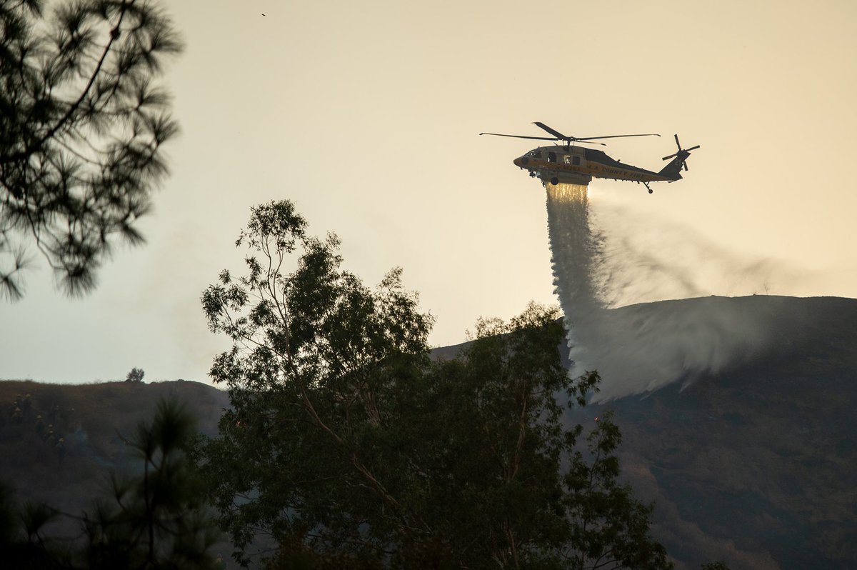 LACoFDPIO's tweet photo. The #RouteFire is currently at 5,208 acres with 12% containment. A press conference will be held at 10:00 a.m. with further details.

#LACoFD
@Angeles_NF https://t.co/9h0rQjwl0n