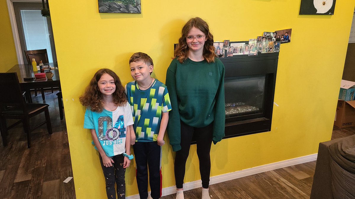 jamiesonjohn78's tweet photo. Back to school already. They look ready. Not sure that I am. #HaveAGreatDay #WritingCommunity #Screenwritng https://t.co/I9iCYBWHet