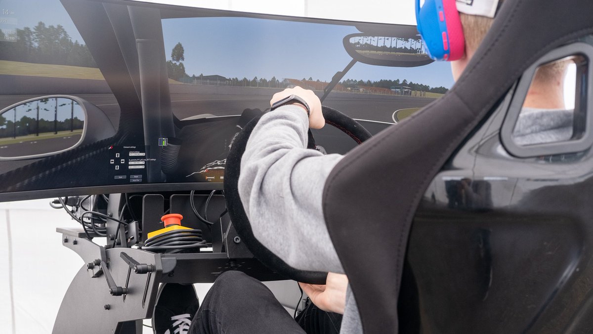 OPGG_FI's tweet image. What an excellent weekend we had at the @PorscheRacingFi festival @ Alastaro! We were introducing sim racing with five top level sims to all visitors and club racers through Friday till Sunday.

Was nice to meet you all, and hopefully we&apos;ll see you soon again!

#simracing