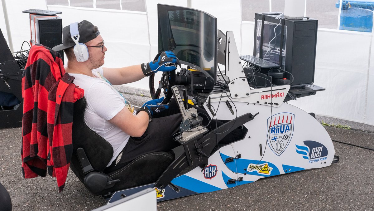 OPGG_FI's tweet image. What an excellent weekend we had at the @PorscheRacingFi festival @ Alastaro! We were introducing sim racing with five top level sims to all visitors and club racers through Friday till Sunday.

Was nice to meet you all, and hopefully we&apos;ll see you soon again!

#simracing