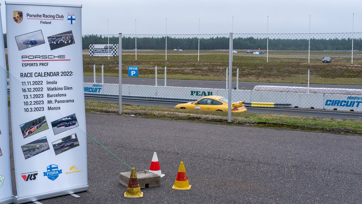 OPGG_FI's tweet image. What an excellent weekend we had at the @PorscheRacingFi festival @ Alastaro! We were introducing sim racing with five top level sims to all visitors and club racers through Friday till Sunday.

Was nice to meet you all, and hopefully we&apos;ll see you soon again!

#simracing