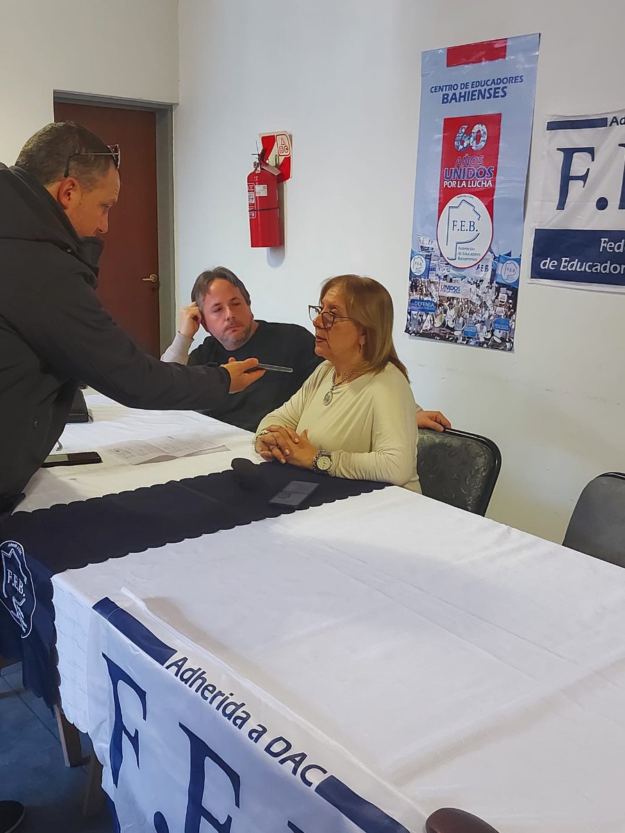 LaFEB's tweet photo. 📢Arrancamos la mañana con una gran conferencia de Prensa en #BahíaBlanca. 

👏Agradecemos a la Comisión Directiva por organizar el evento y a los medios locales que se acercaron para dar difusión a la recorrida que venimos haciendo por los distintos distritos de la #ZonaX https://t.co/cJo1MK675V