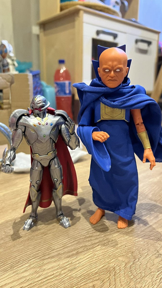 deviantskies's tweet photo. Why is ultron so small guys 😿 @Ryan_Ting  @DanYunIsTrying  rest of the stuff is fire tho. https://t.co/qRV3GkZYY6