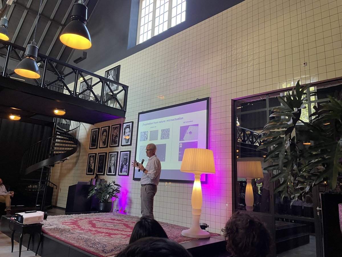 MicrosystemsTUe's tweet photo. Head of our research section  giving a talk at the MaTe poster contest introducing what we do in our research section. https://t.co/jtCJxPCowJ