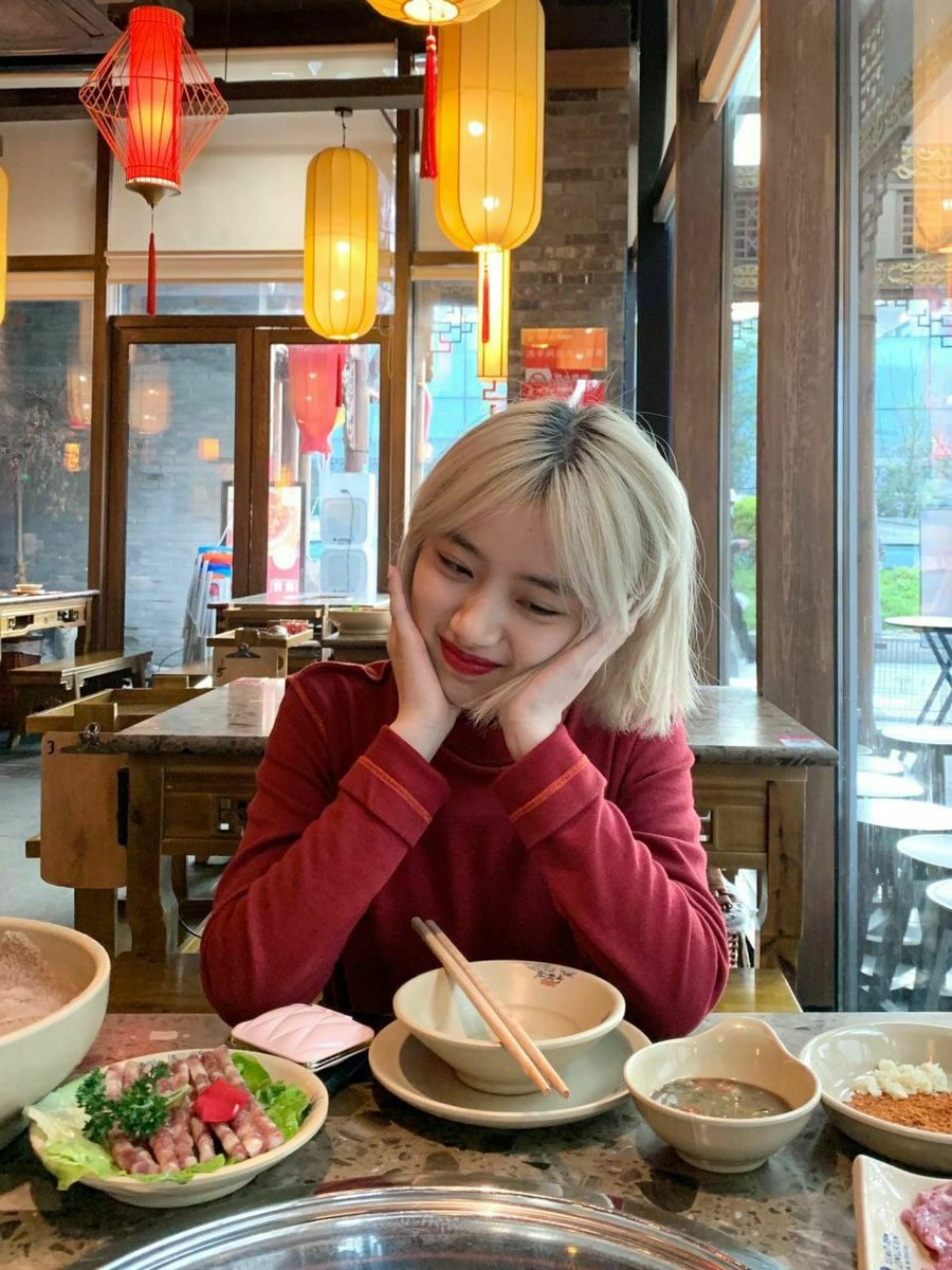 notebookforsear's tweet photo. 妹子人前人后的反差 https://t.co/lUBJDvzUEn