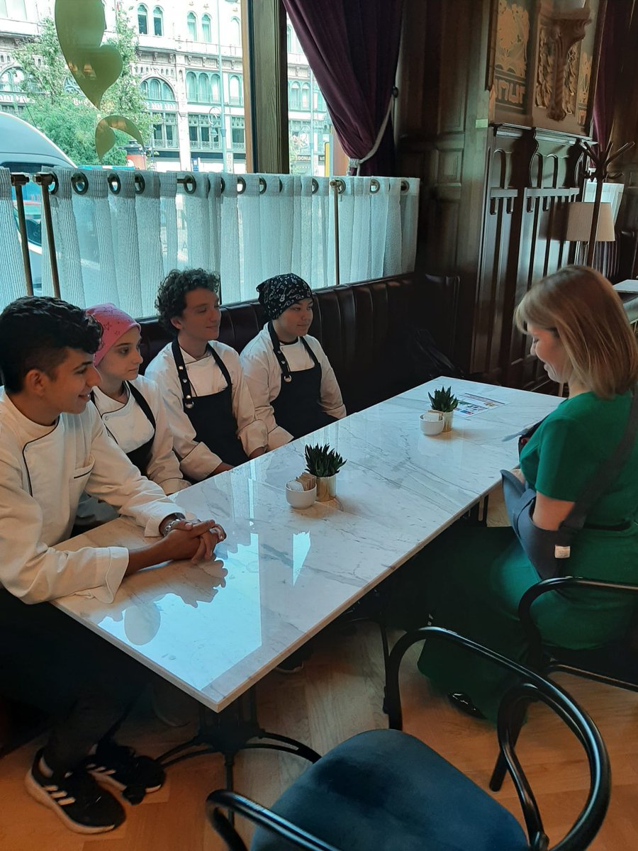 T.C Budapeşte Büyükelçimiz Sayın Cavidan Gülşen Karanis Ekşioğlu,ile Elçilik Eğitim Müşavirimiz Sayın Hilal KAYA Budapeşte'de  staj yapan  öğrencilerimizi ziyaret etmişlerdir.
Nazik ziyaretleri için çok teşekkür ederiz.
<a href="/GulsenKaranis/">Gülşen Karanis Ekşioğlu</a> 
<a href="/Edirne_MEM/">Edirne İl Millî Eğitim Müdürlüğü</a> 
<a href="/Dr_Onderarpaci/">Dr. Önder ARPACI</a> 
@akmaneralp