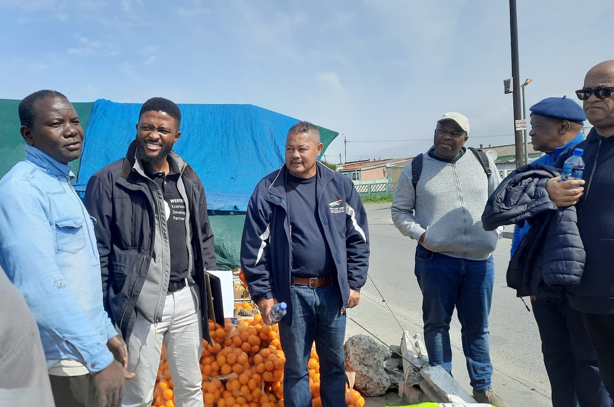 GuerreraCasas's tweet image. Another inspiring food learning journey, this time in Langa. Walking, talking, &amp;amp; connecting with people who make up the food system. Conditions are tough but there is no shortage of ideas, energy &amp;amp; incredible humans at the forefront #capetown #foodsystem