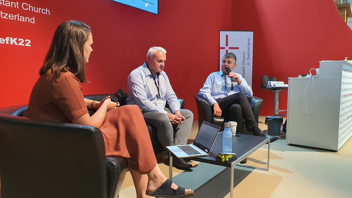 ChristophKnoch's tweet photo. #Ökumene #evrefK22 Support of Churches for #ukrainian #refugees: Marina Dölker (HEKS) im Gespräch mit Bischof Zan Fabian (Ukraine), Balazs Odor (Ungarn). @raphael_rauch @refpunktch @reformiert_info https://t.co/KI7OEp6pF2