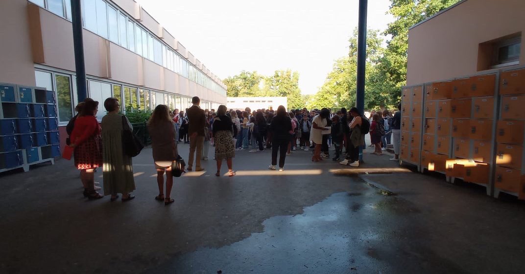 Collège des Bourgognes Chantilly tweet media